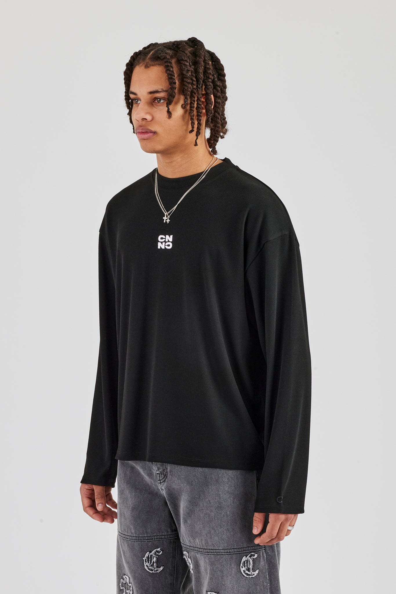 Geripptes, langärmliges, besticktes T-Shirt - Schwarz